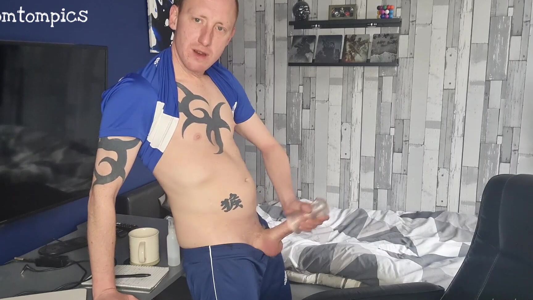 Tomtompics Might Need To Lock This Fleshlight Away But It Does Feel So Good Mins