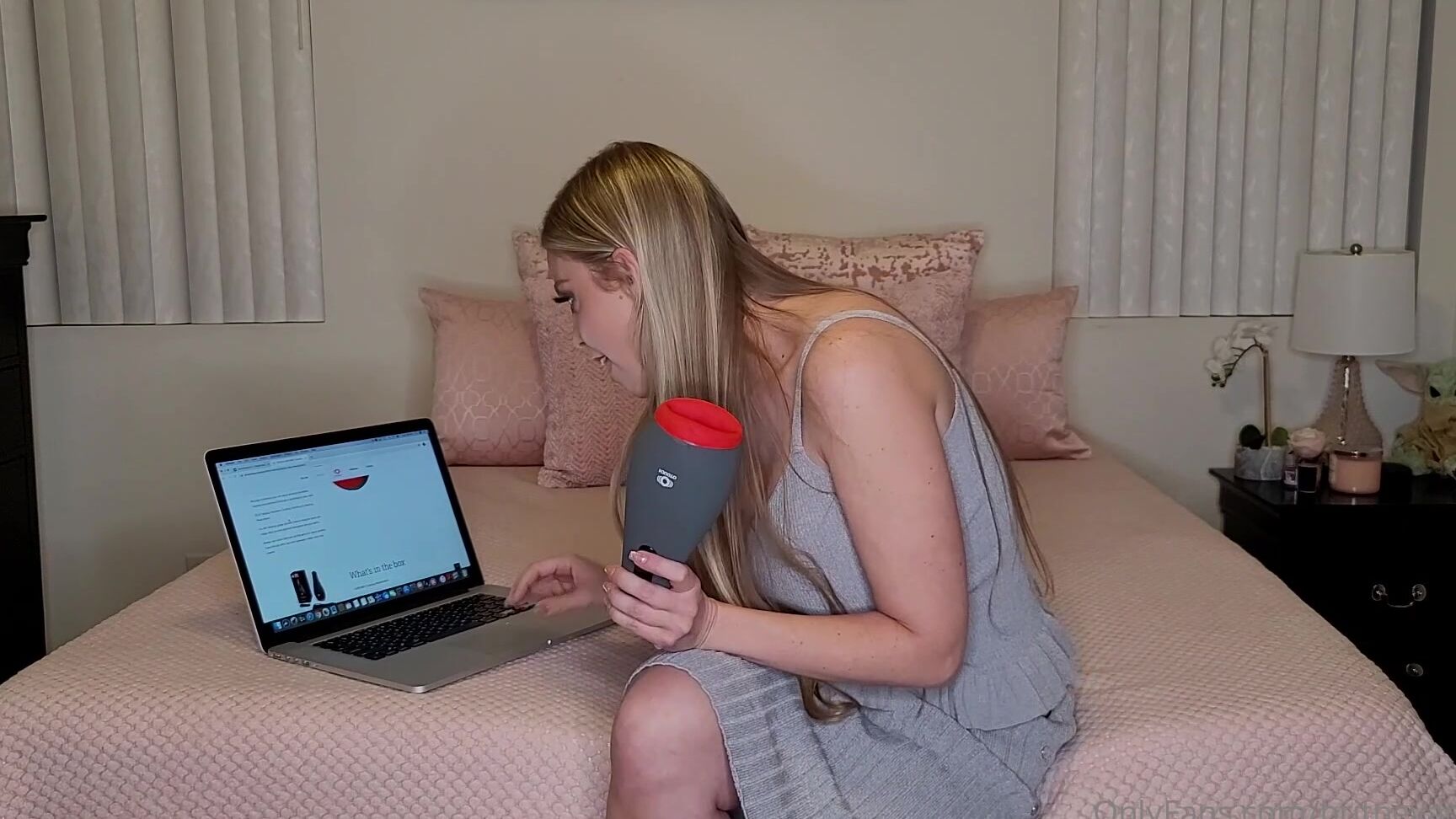 Britneyamber First Look At My Upcoming Review On Youtube For The New Otouch Airturn Male Masterbater