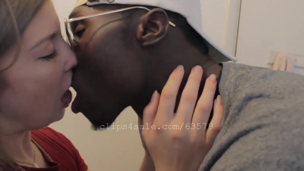 Kissingchannel Nicknamed Kissingchannel 10 19 2017 Onlyfans Video Prince And Molly Kissing Video 6 Full Video 3 Min