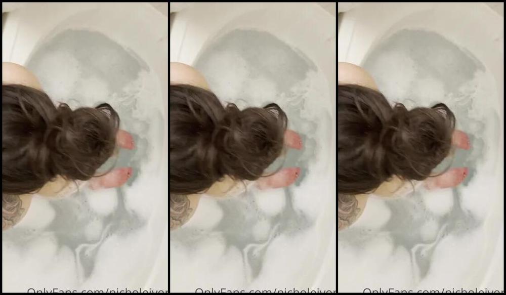 Nicholeivory Onlyfans Sucky Sucky In The Bathtub