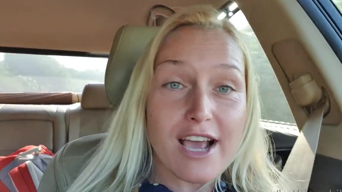 Kathianobilixx Findom 05 01 2019 Onlyfans Video Good Morning My Darlings On My Way To Location