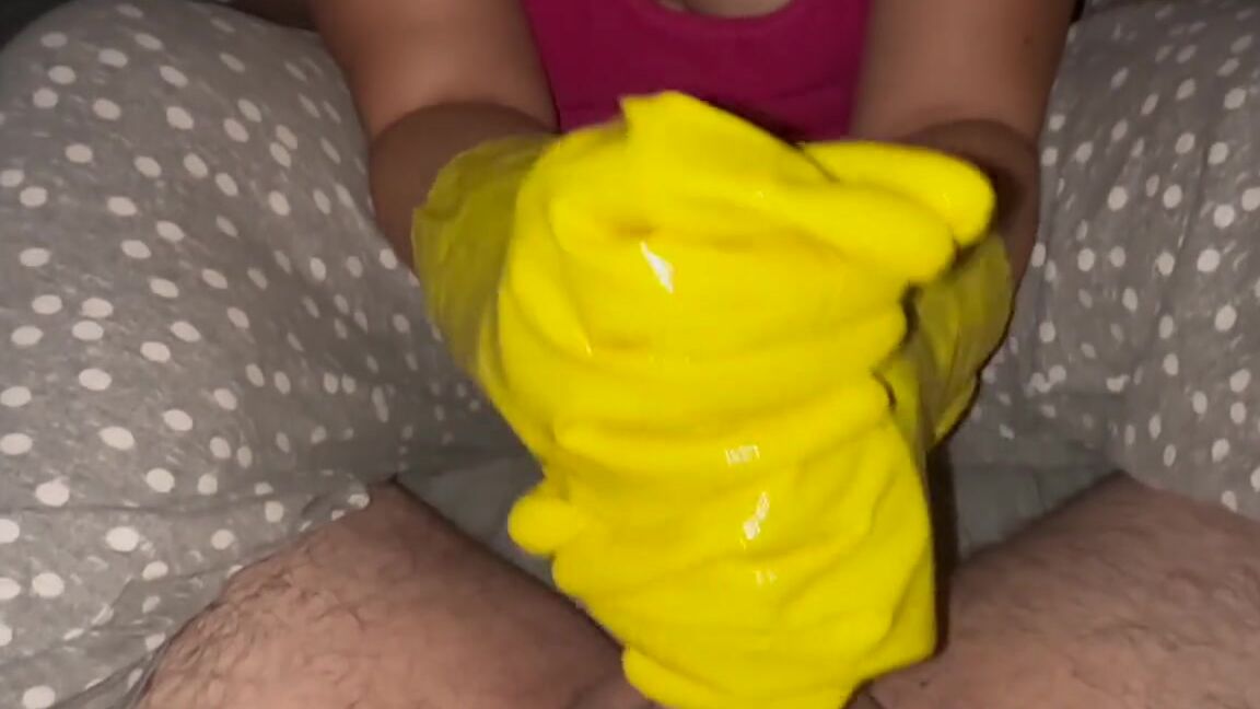 Latinamala Nicknamed Latinamala1 Onlyfans 01 17 2024 Custom Order Handjob With Yellow And Purple Rubber Gloves