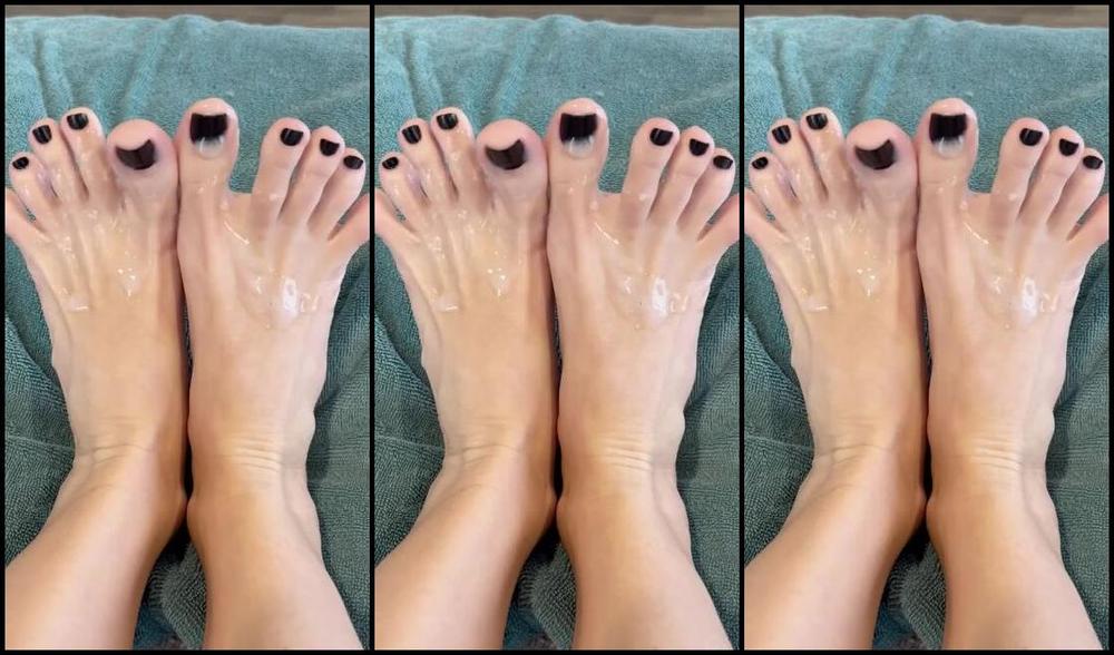 Brooke Jones Nicknamed Myposedtoesvip Onlyfans What Would You Do If You Had The Chance To Cover My Feet In Your Cum