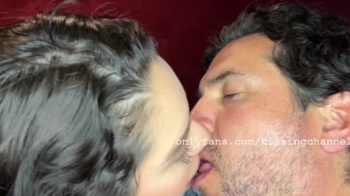 Kissingchannel Nicknamed Kissingchannel 06 11 2022 Onlyfans Video Fabria Kissing