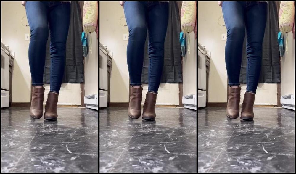 Soldmysolesforink Nicknamed Soldmysolesforink 11 21 2023 Onlyfans Video We Have Officially Hit Sweater Weather Only In The Office A Smidge Today And Then