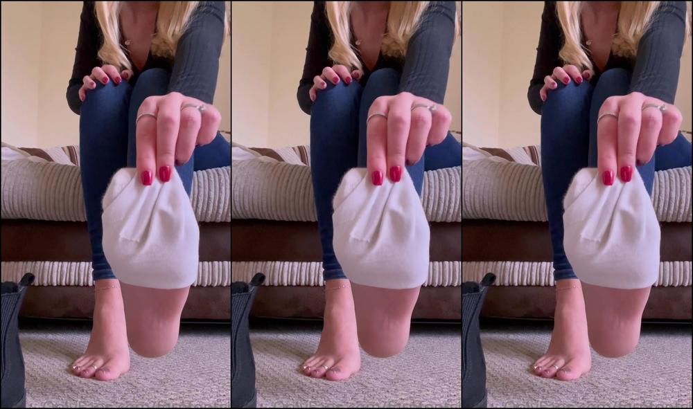 Lush Fern For You Smelly Feet Lovers Come Take My Boots Off For Me That S An Order Not A