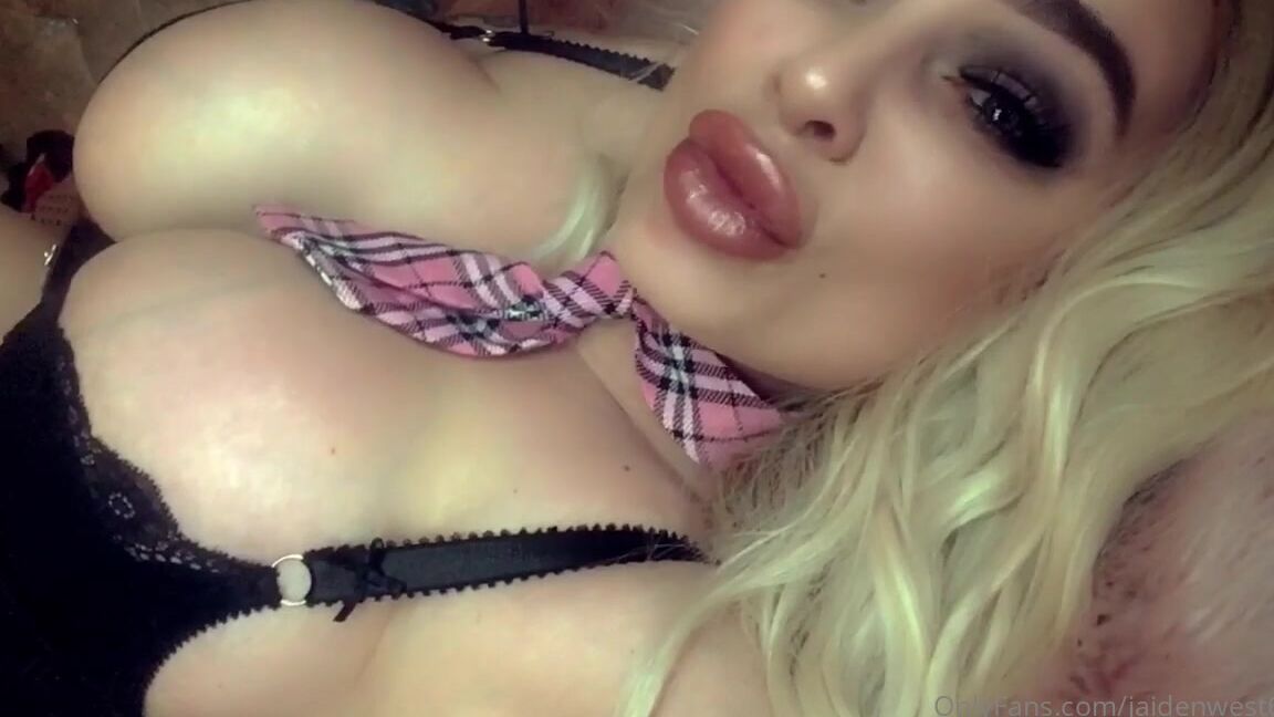 Jaidenwest Bratty Hotwife