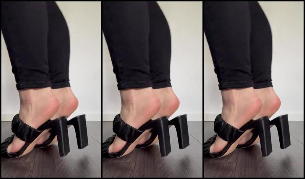 Sarina Jones Nicknamed Sarinajones 06 24 2024 Onlyfans Video How Would Be Your Reaction When Im Coming Home From Work In These High Heels