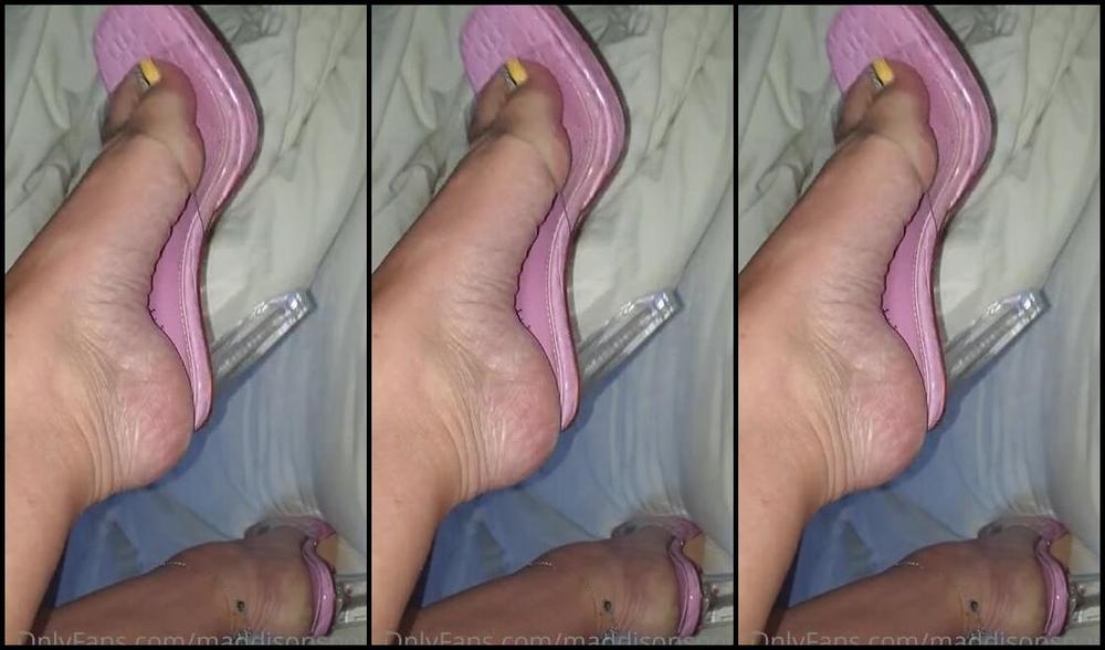 Maddison Spoilt Nicknamed Maddisonspoilt Onlyfans Listen And Look That Close Up Then Slapping Sound