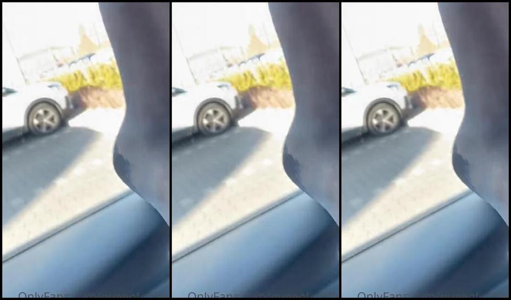 Queenfeetred Nicknamed Queenfeetred Onlyfans Have Nice Day Guys2