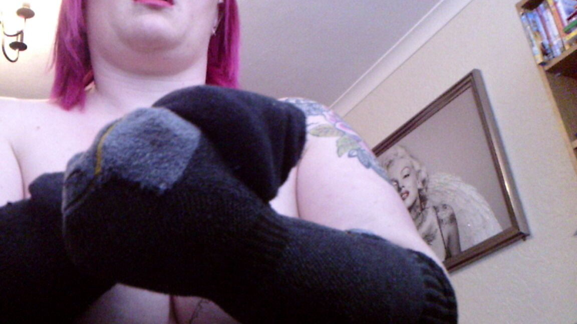 Curvykatrina Sexy Woman Gives Neighbour A Sock Job