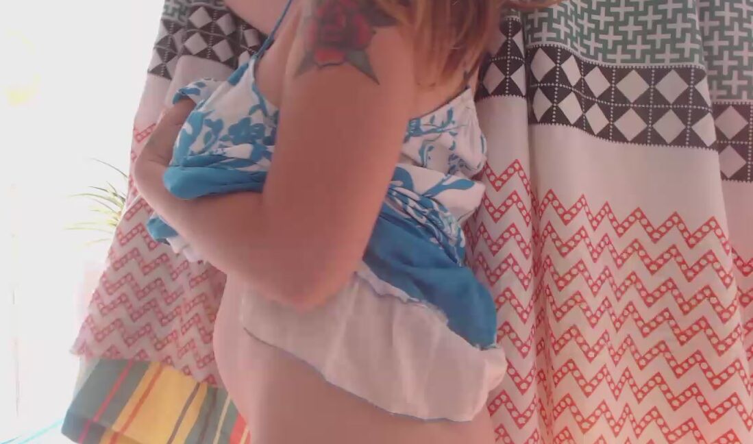 Iris Sadeyes Iris Outside