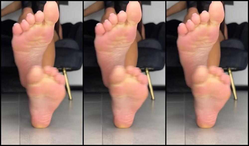 Its Queen Kylie Aka Its Queenkylie Onlyfans 09 03 2024 The Perfect View For You Always Below Me 9