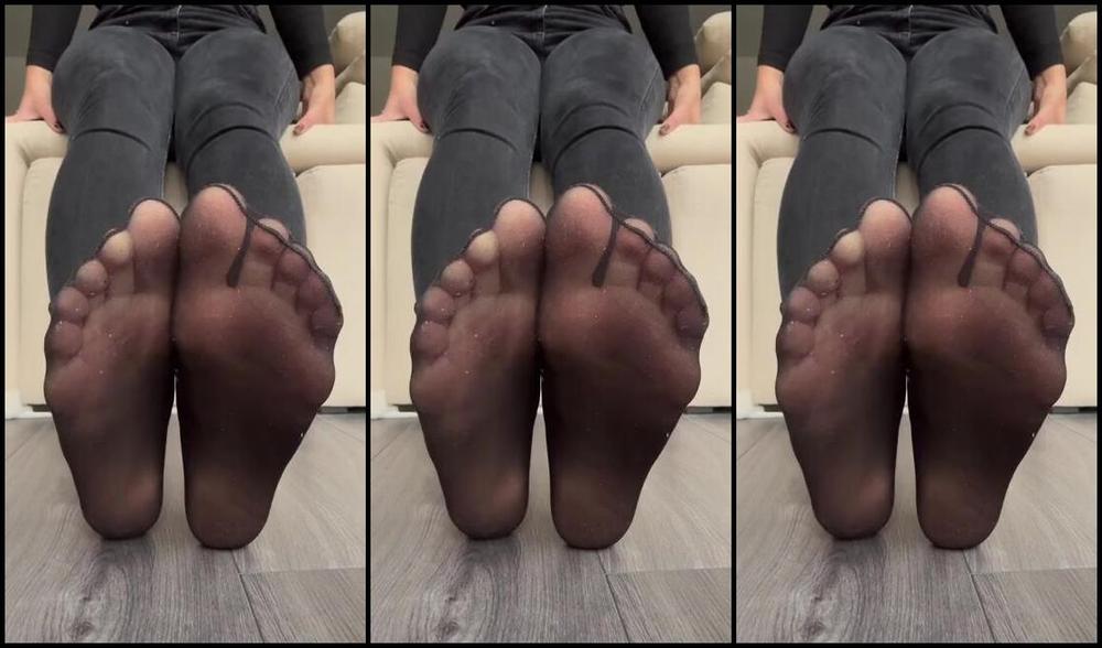 Sarina Jones Nicknamed Sarinajones 01 14 2025 Onlyfans Video These Nylons Are Owing Your Mind Look At Those Beautiful Soles