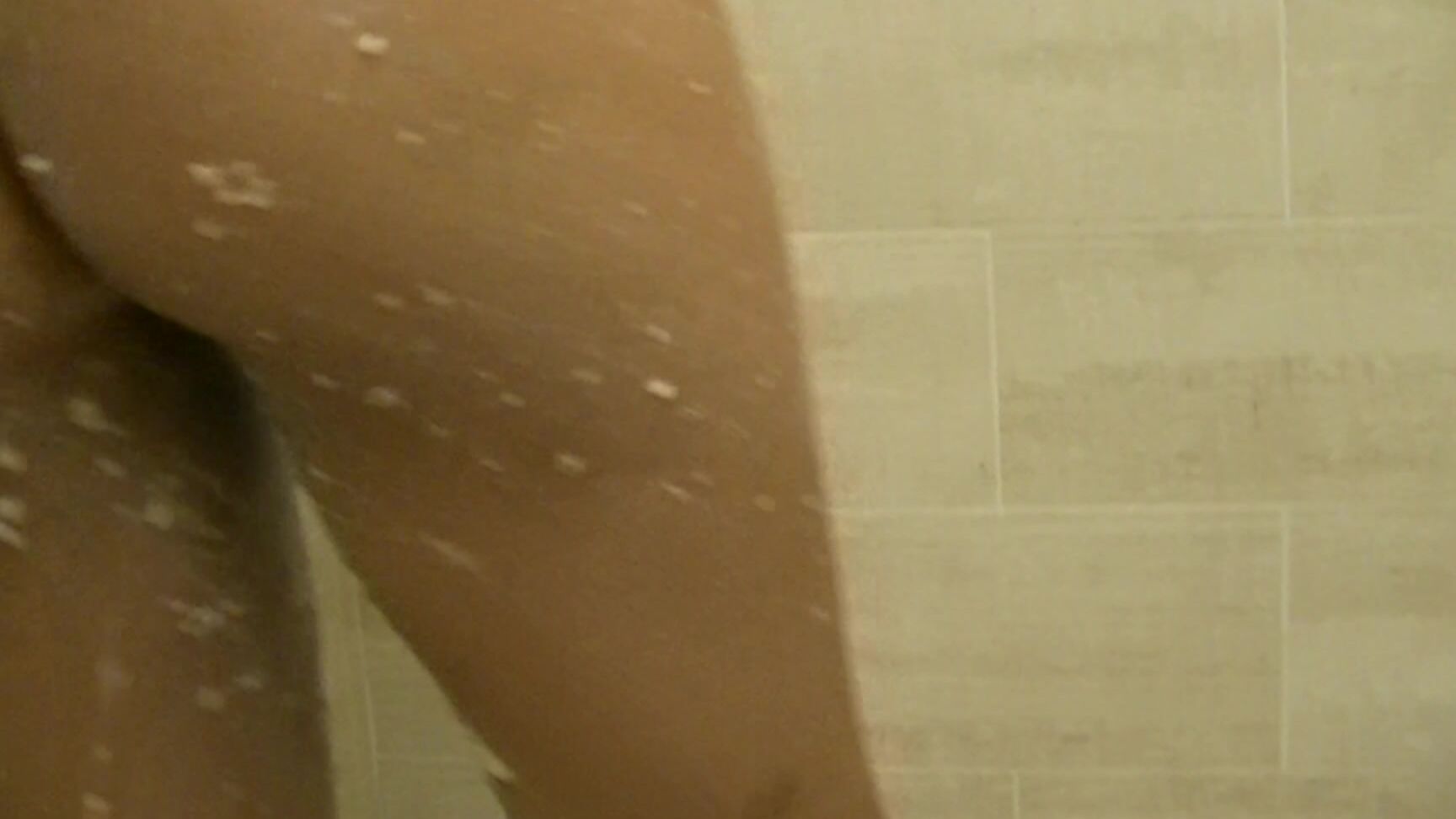 Kaylalouise Showering Rice Pudding After Messy Shoot