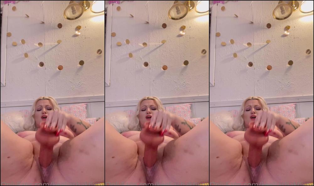 Keeliashaktixoxo It S Early And I M Horny Started Thinking About My Crush And Couldn T Resist Fucking Puss