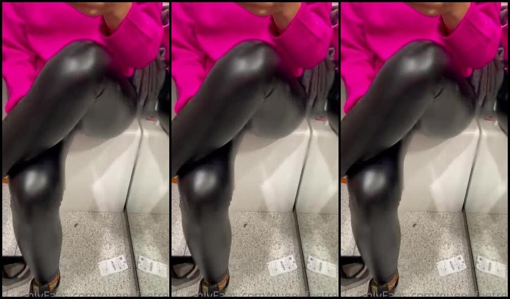 Queenfeetred Nicknamed Queenfeetred Onlyfans In Fitting Room