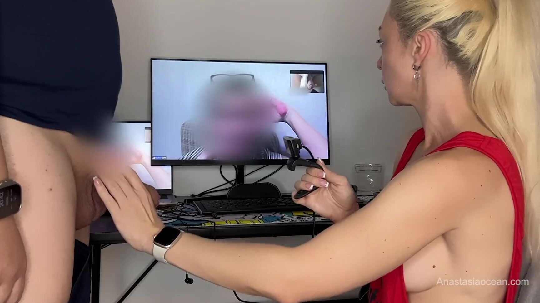 I Show To My Mom My Husband S Cock Close To Webcamera She Is Considering Watching And We Discuss Ho Pornhub Com