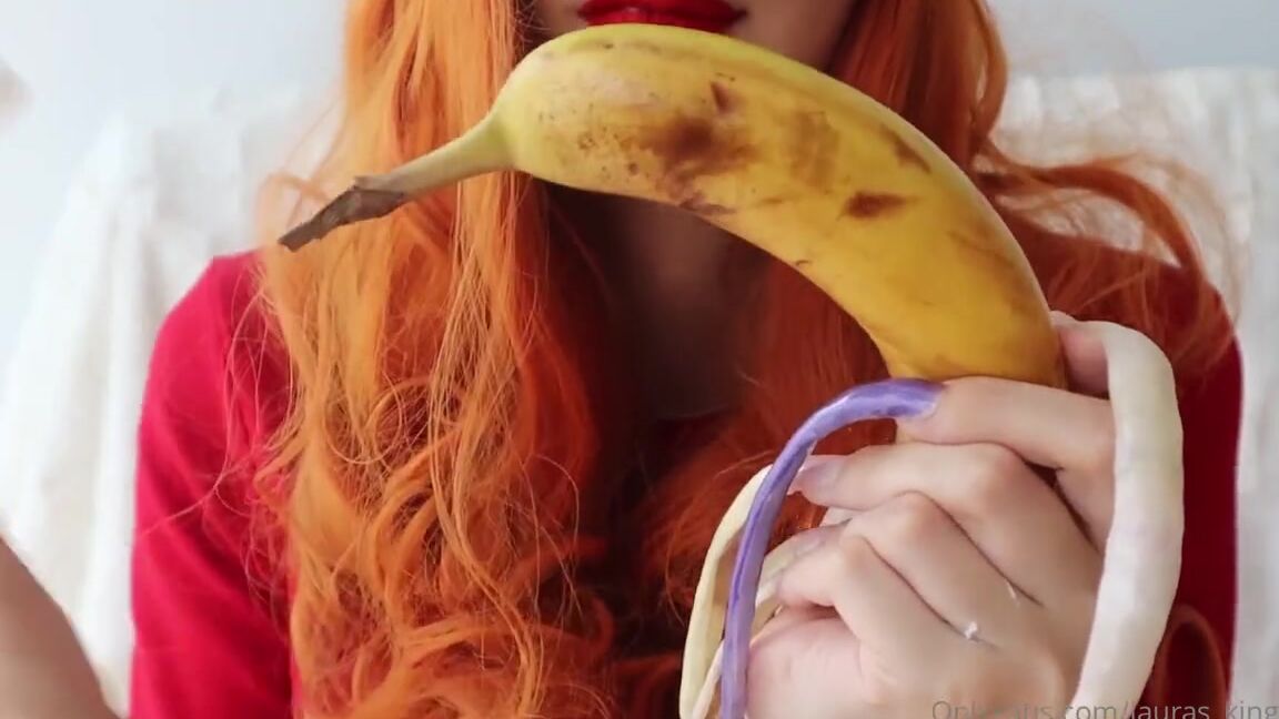 Lalalaura Nicknamed Lauras Kingdom 09 17 2021 Onlyfans Video Christinas Bare Nails Banana Jerk Bare Nails You Guys Asked For It And Here They Are 9Au