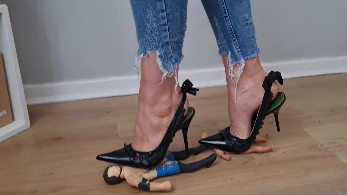Kats Worn Heels Nicknamed Katswornheels Onlyfans Crushing These Pathetic Little Men Under My Black Sexy Slingbacks Anyone Looking For Giantess Crushing Clay