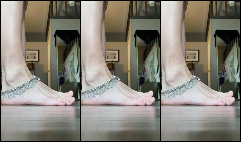 Lezlyan Nicknamed La Little Dancer Feet Onlyfans There S So Much Footage I Just Delete Because I Was Only Looking For 5 To 10