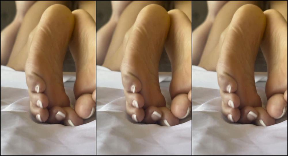 Feet, Cumshots, POV Foot Worship, Ebony Foot Fetish, Wrinkled Soles close up feet while fucking pt 1 ManyVids