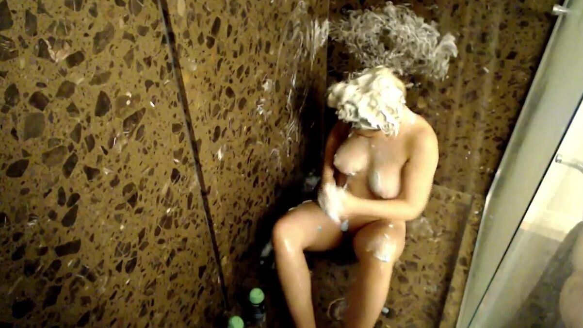 Wet & Messy, Shower, 18 & 19 Yrs Old, Moaning Fetish, Finger Fucking kalliyarose making a mess in the shower ManyVids