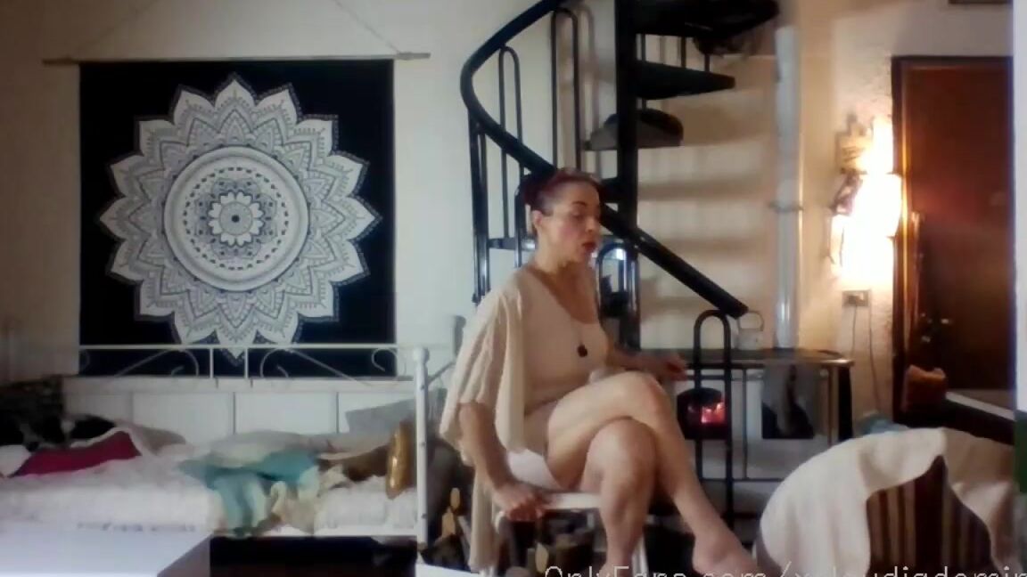 Padrona Claudia Nicknamed Xclaudiadominax Onlyfans Stream Started At Pm Le Palle Che Raccontano Le Donne Per Farvi Le Corna 740482