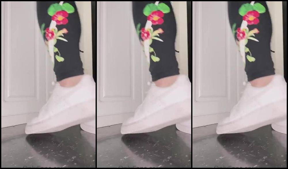 Servingbarefeet Aka Servingfet Onlyfans Been A While Since I Blessed Y All With A Toe Jam Tuesday Surprised They Re This Sweaty And Jammy