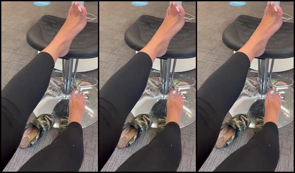 Feetbyselms Onlyfans What Color Should I Do Next I Ve Had This White Since