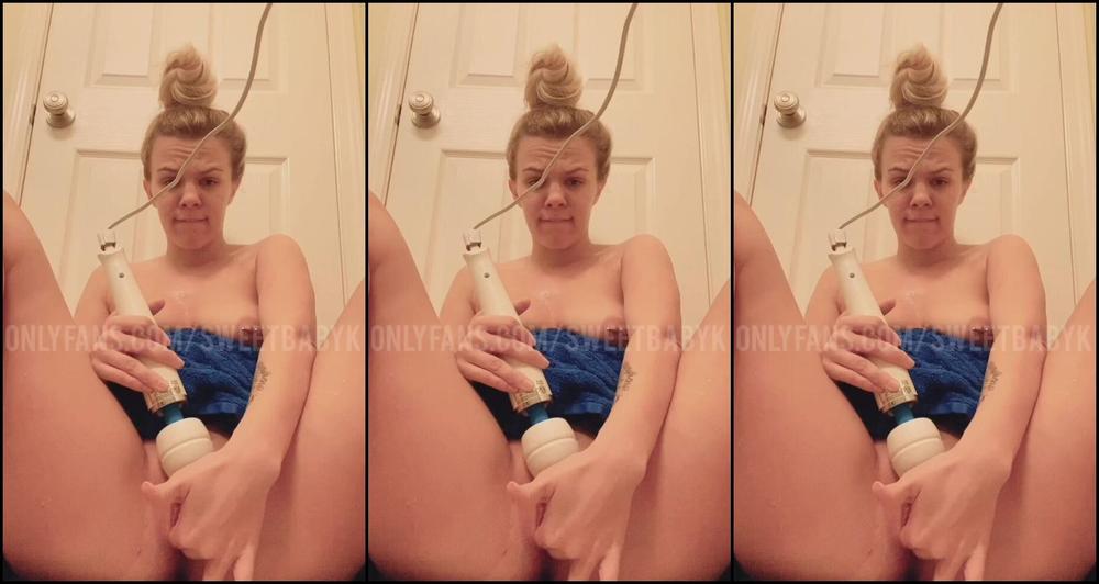 Sweetbabyk Playing With Myself In The Bathroom While My Uncle Who I M Pretty Sure Has A Crush On M