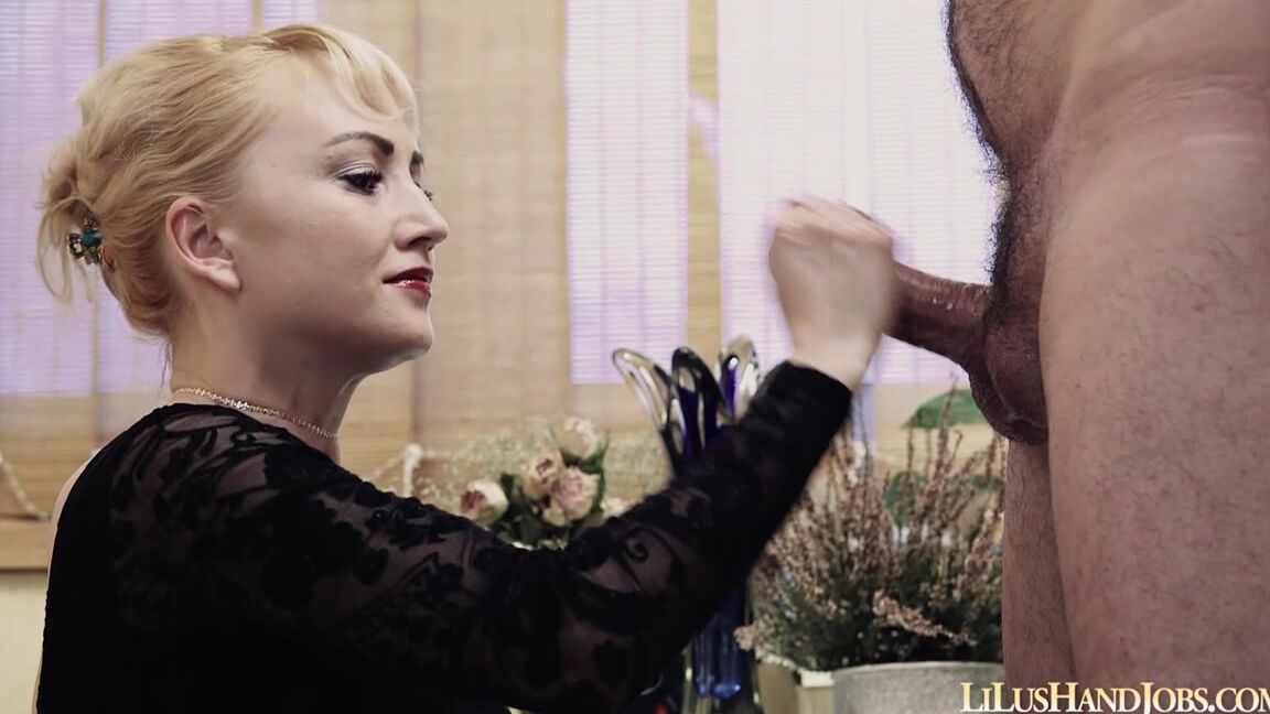 2018_LHHJ-012118A_Extreme_Teasing_HandJob_with_Huge_Facial Clips4Sale