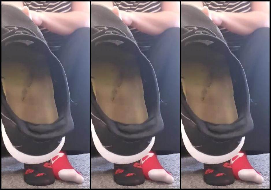 Miss B Nicknamed Missb52S Onlyfans 07 13 2021 After Work Sore Smelly Feet