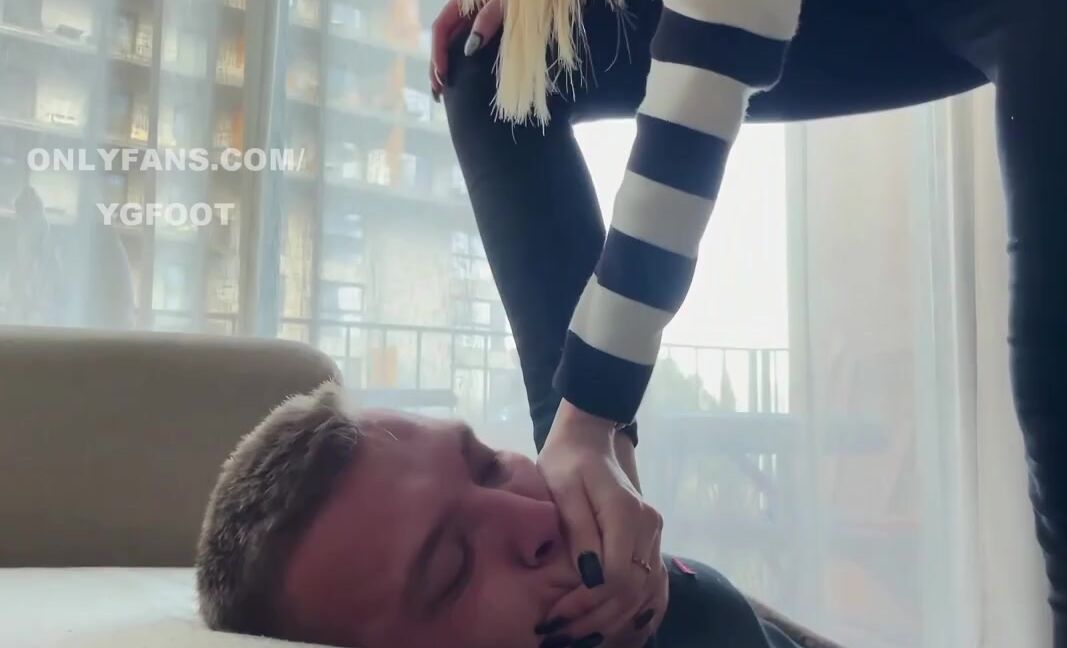 Ygoddess Aka Ygfoot Onlyfans I Said Stay I Dont Care About Your Painp