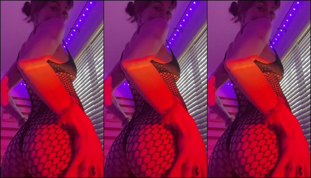 Cassieknightxo 3677024430 02 04 2025 Does It Look Just As Yummy In Slow Mo