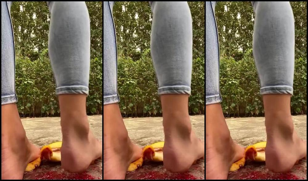 Emmysfeetandsocks Aka Emmyfeetandsocks Onlyfans Made Some Lemonade For Y All You Just Have To Lick It From My Solesp