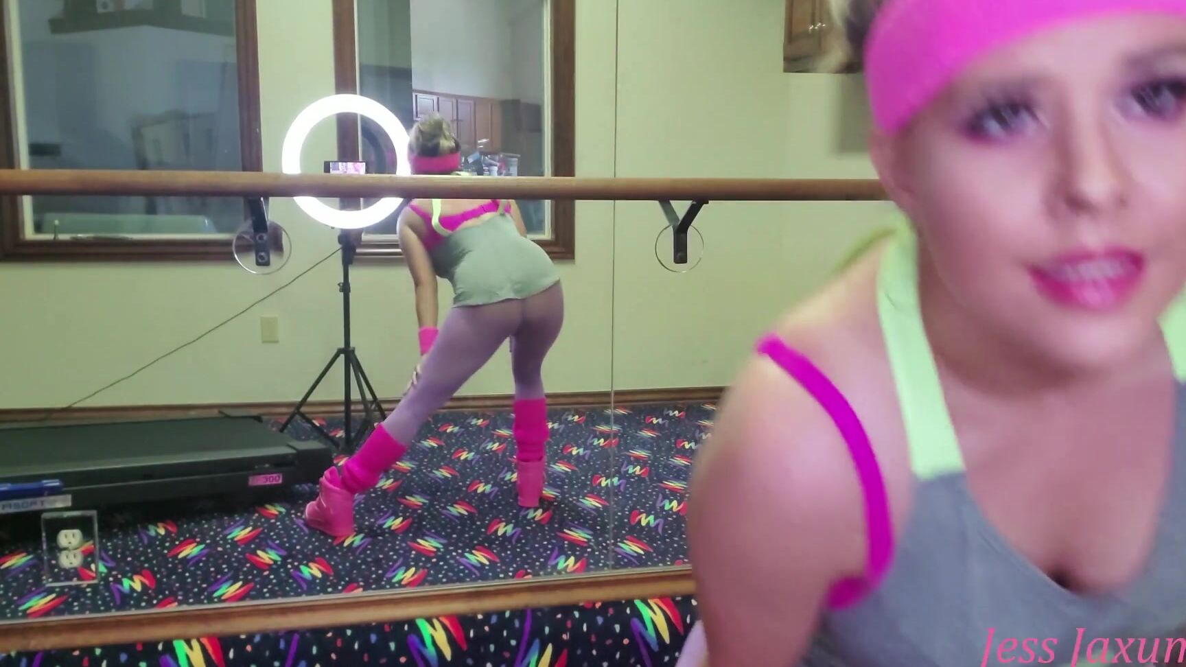 Jess_Jaxum workout video with happy ending