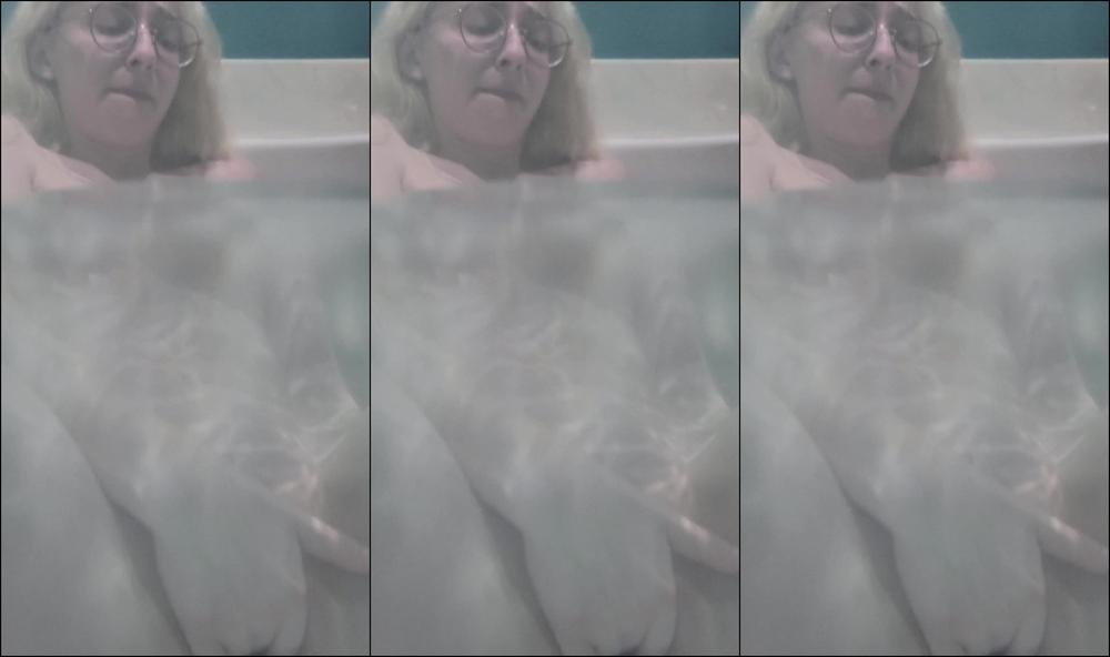 Mymindbreaks Fucking Myself Hard In The Jacuzzi Really Wanted To