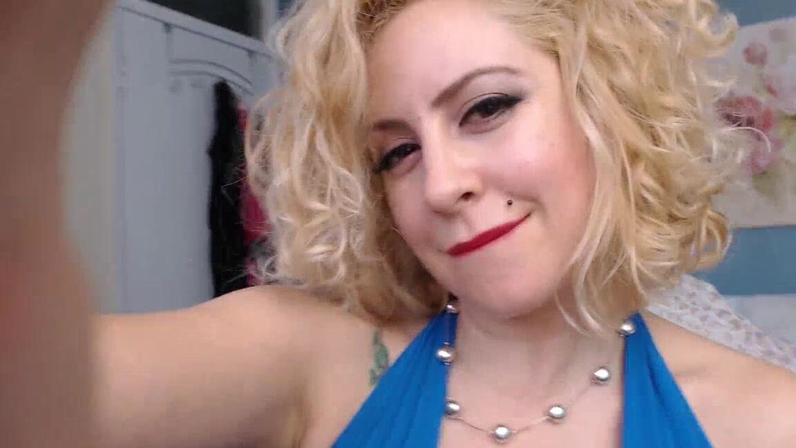 Juicyjade Free Pantyhosetease