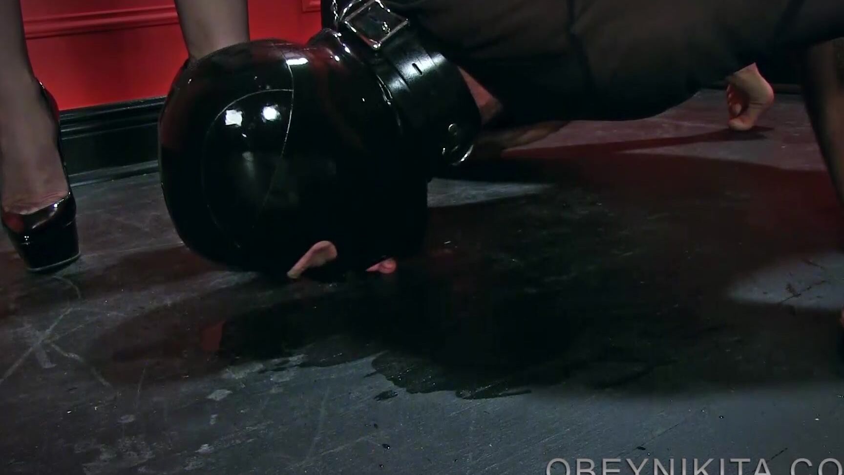 Mistressnikita Floor Licker Femdom