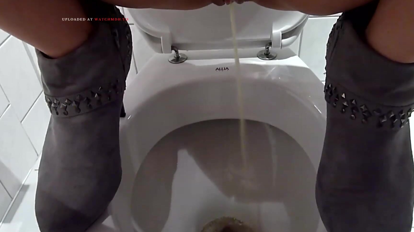 Viktoriagoo Pissen In Ankleboots