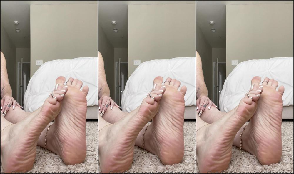 Goddessfendi 2226079787 09 20 2021 Tell Me How You Love My Soft Wrinkled Soles And Long Pretty Toes And Nails