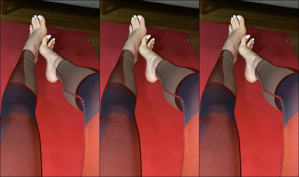 Goddessfendi Crawl To Your Goddess Ands Lick The Sweat Off My Yoga Feet