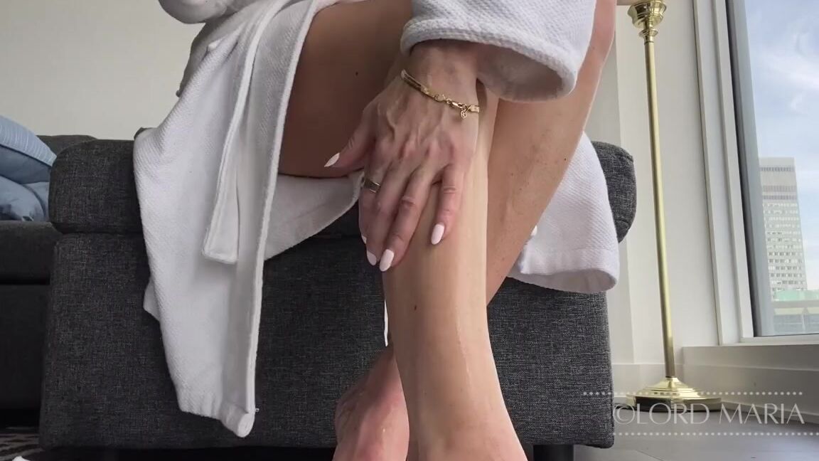 Lord Goddess Maria Onlyfans My Favourite Part Of Foot Pampering Is Having Oil Rubbed Deep Into My Skin It Feels So Good I Absop