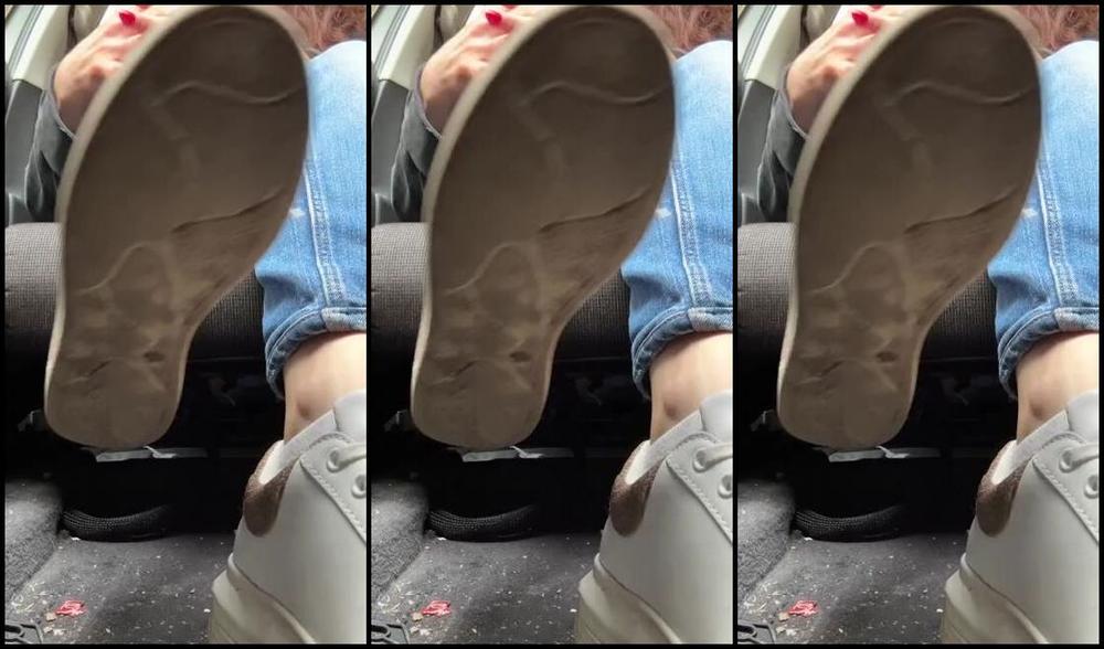 Mistressanna Onlyfans Sweaty And Smelly Feet 8