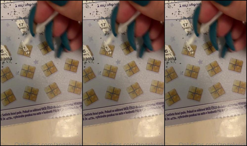 Angelwicky Trying Lottery Ticket For The First Time Zkou M Poprv L Stek Do Loterie