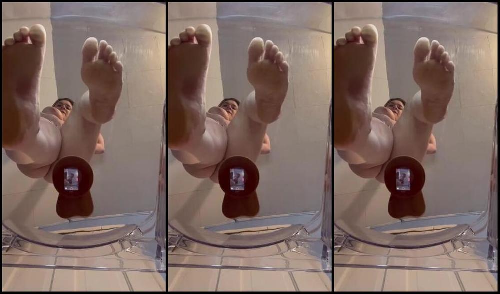 Barefootmel Nicknamed Barefootmel Onlyfans The Return Of The Clear Chair Wait Til You See How Much Of My Juice Pools At The End