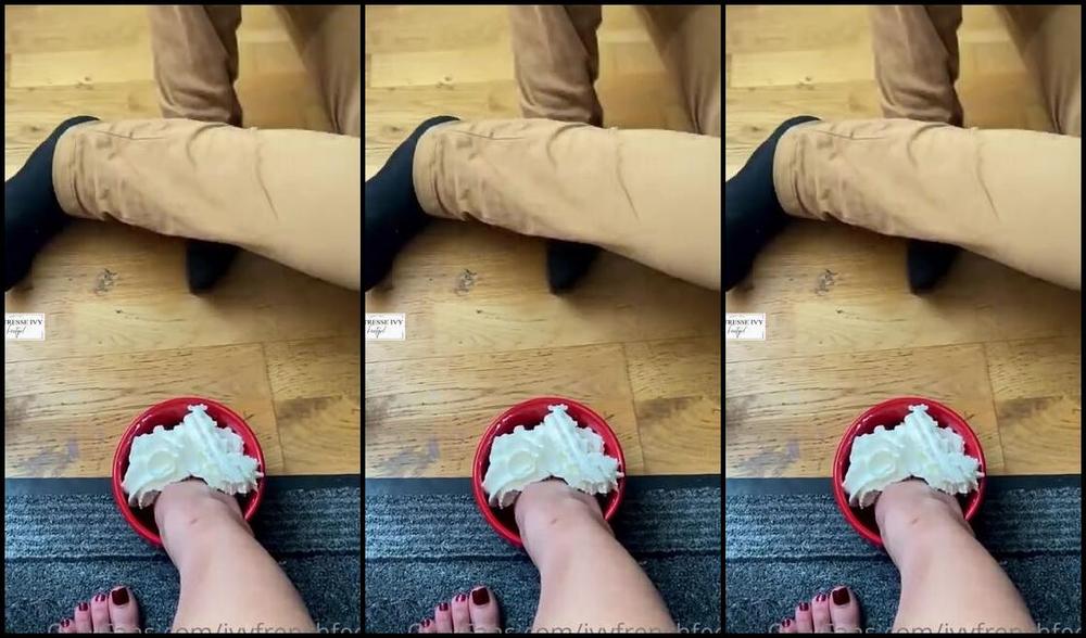 Maitresse Ivy Nicknamed Maitresseivy Onlyfans Bon Les Petites Merdes Je Vous Rappelle Quaujourdhui Cest Mon Anniversaire Donc Soyez Des Bonnes Merdes