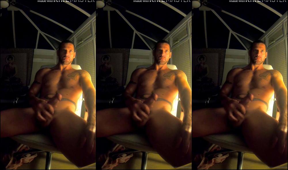 Jaysnakesxxx Join Me As I Have A Session Watching My Favourite Porn With A Nice Big Load At The End