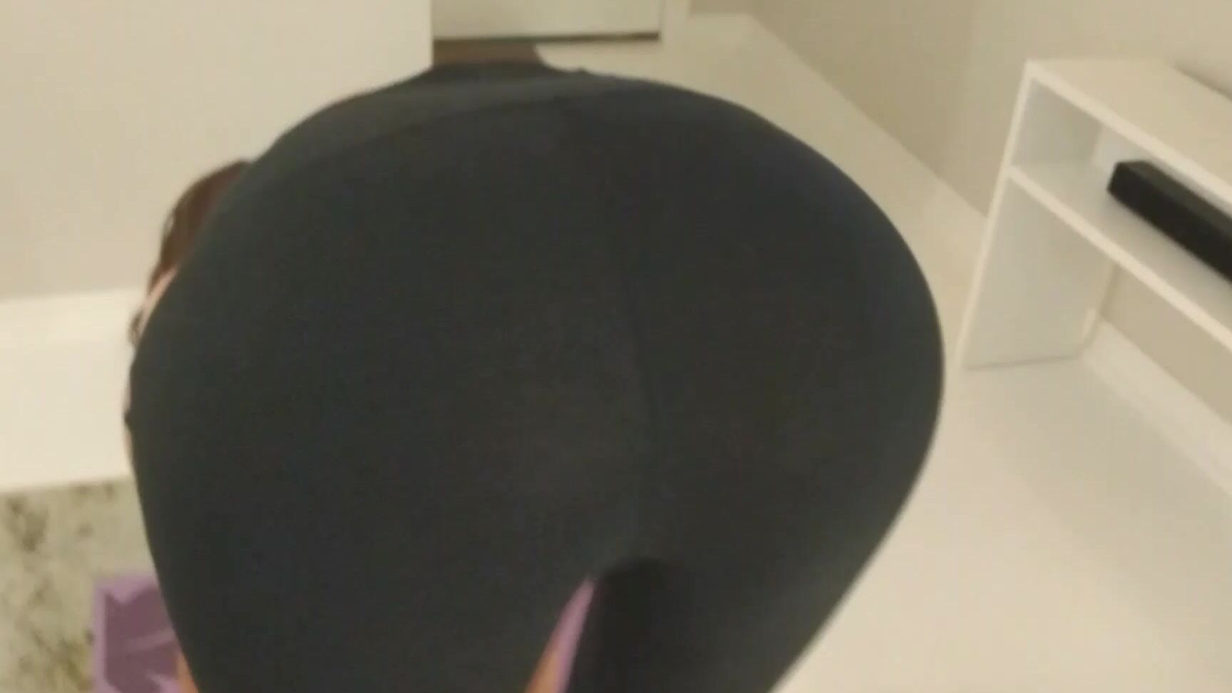 Vieramayxxx Ignored Stepbrother Cums On Yoga Pants Manyvids